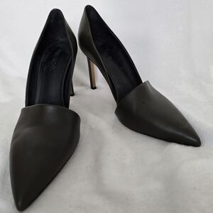 Vince. womens high heel pumps dark olive green Sz 8M EUC Stiletto  gorgeous!!